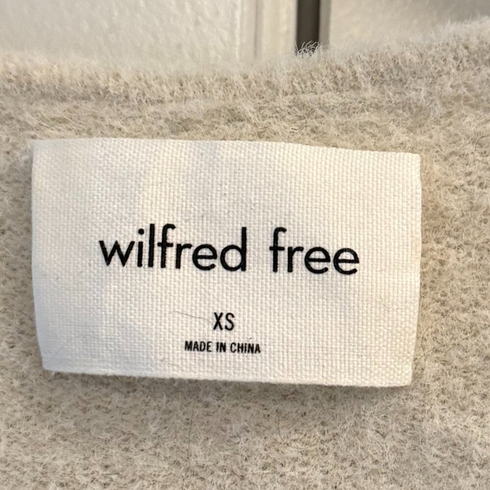 Aritzia Wilfred Free Hush Knit V-Neck Sweater. - Picture 3 of 6